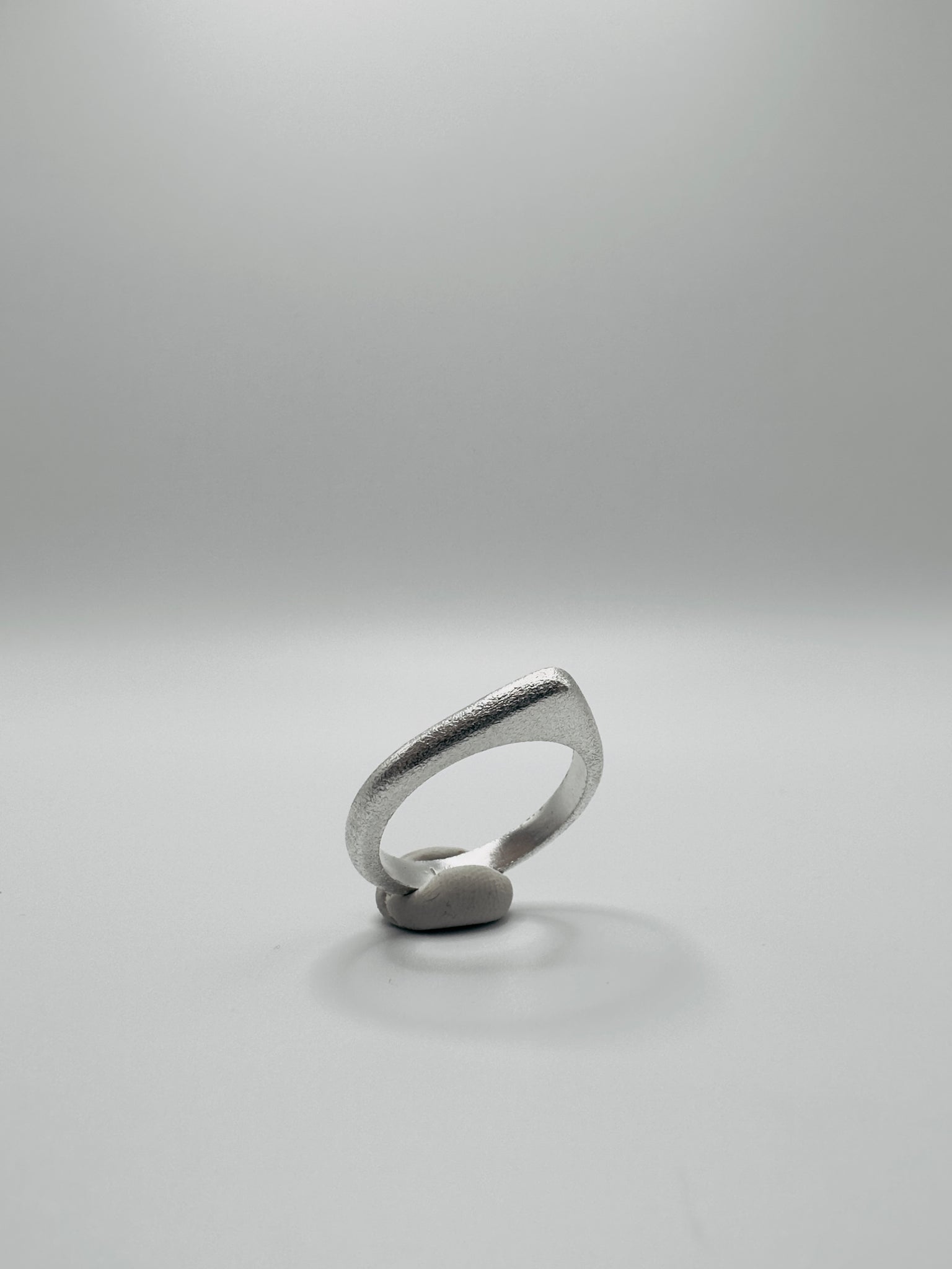 Izzy Geometric Ring